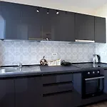 Noir Living 2 Bedroom Appartement Tirana