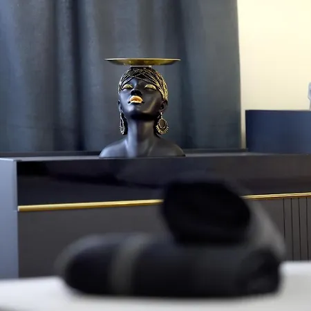 Noir Living 2 Bedroom Apartment