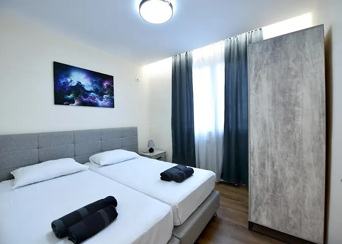 Апартаменты Noir Living 2 Bedroom Тирана