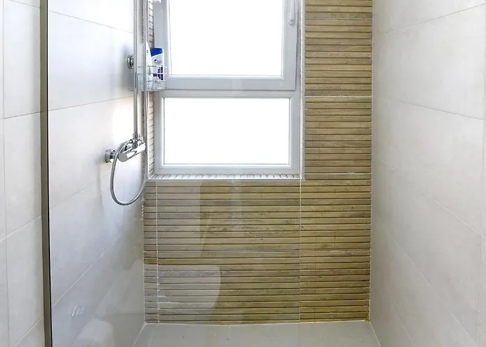 Noir Living 2 Bedroom Тирана