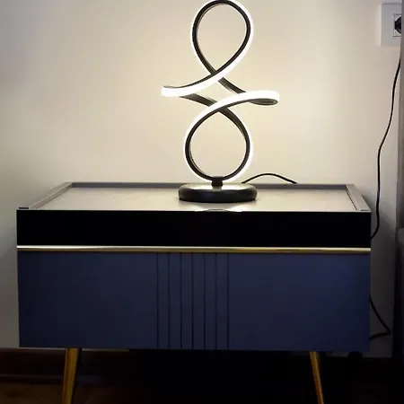 Noir Living 2 Bedroom טיראנה