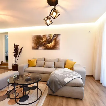 דירה Noir Living 2 Bedroom *