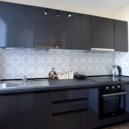 Noir Living 2 Bedroom 아파트 티라나
