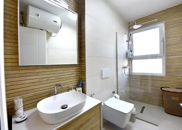 Noir Living 2 Bedroom 公寓 地拉那