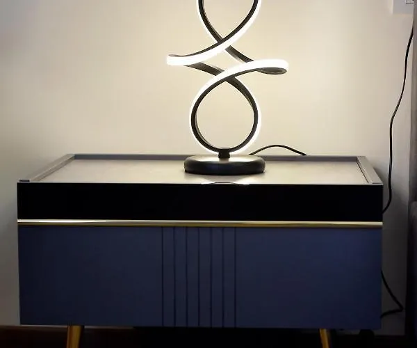 Noir Living 2 Bedroom ティラナ